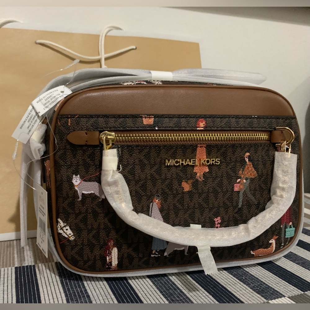 MK LIMITED EDITION JET SET TRAVEL ITEM GIRLS LARGE EASTWEST CHAIN CROSSBODY BAG